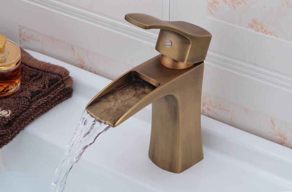 Elegant Antique Brass Single Hole Faucet with Durable Solid Brass Construction